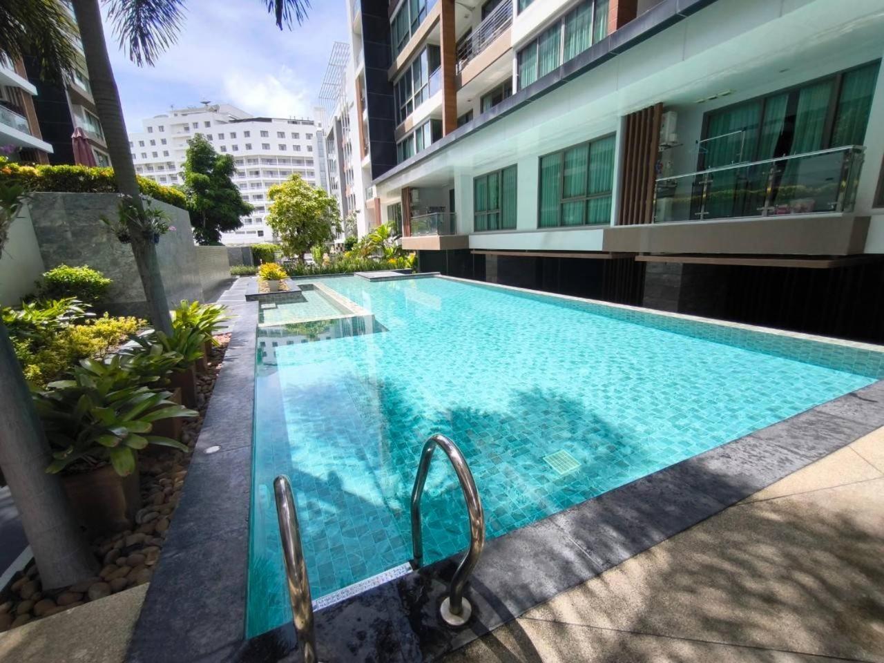 The Urban City Center By Fantasea Beach Pattaya Exterior photo