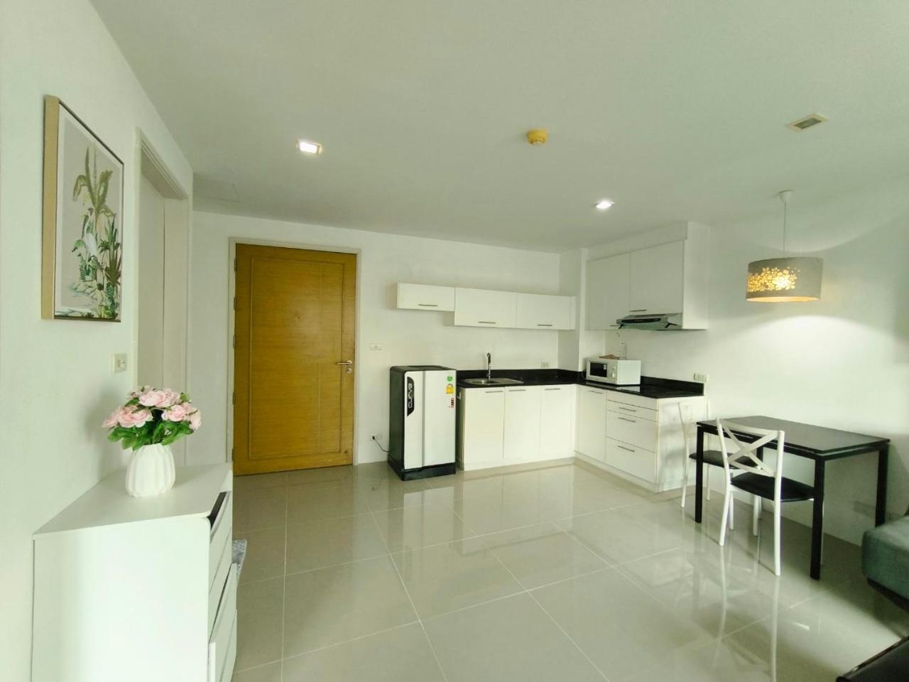 The Urban City Center By Fantasea Beach Pattaya Exterior photo